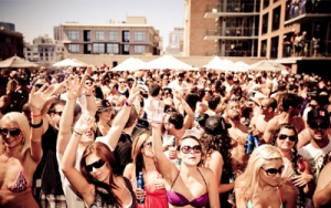 Summer-Salt-Pool-Party